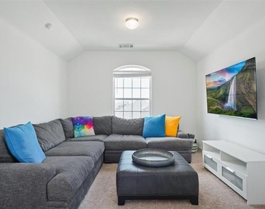 525 Overton Avenue - Photo Thumbnail 22