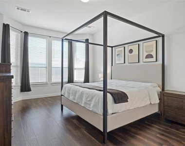 525 Overton Avenue - Photo Thumbnail 10