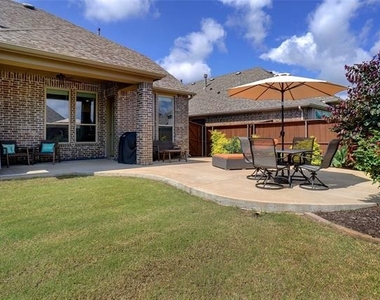 525 Overton Avenue - Photo Thumbnail 25