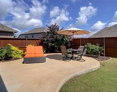 525 Overton Avenue - Photo Thumbnail 24