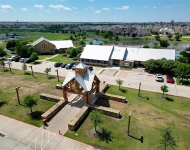 525 Overton Avenue - Photo Thumbnail 30