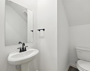 630 Redwood Way - Photo Thumbnail 18
