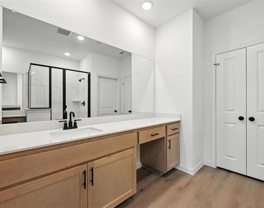 630 Redwood Way - Photo Thumbnail 11