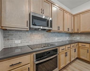630 Redwood Way - Photo Thumbnail 5
