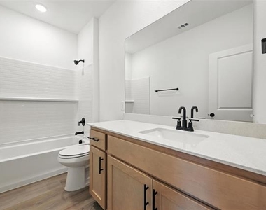 630 Redwood Way - Photo Thumbnail 17