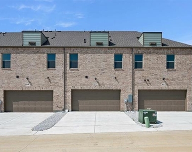 630 Redwood Way - Photo Thumbnail 19