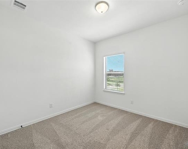 630 Redwood Way - Photo Thumbnail 14