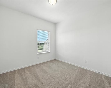 630 Redwood Way - Photo Thumbnail 16