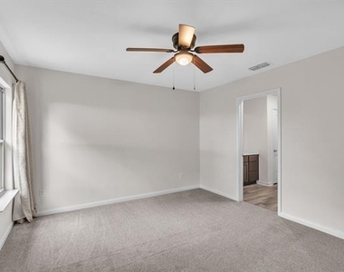 4536 Skipador Drive - Photo Thumbnail 8