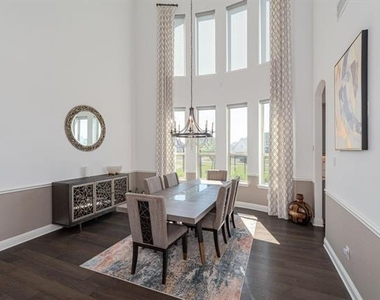 701 Star Meadow Drive - Photo Thumbnail 5