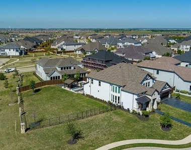 701 Star Meadow Drive - Photo Thumbnail 22