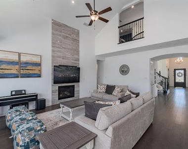 701 Star Meadow Drive - Photo Thumbnail 7