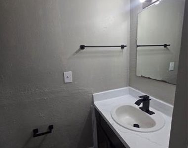 3954 Altoona Drive - Photo Thumbnail 7