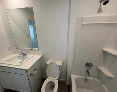 1633 Limpkin Drive - Photo Thumbnail 11