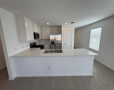 1633 Limpkin Drive - Photo Thumbnail 4