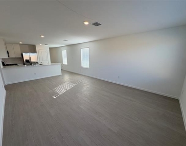 1633 Limpkin Drive - Photo Thumbnail 7
