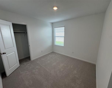 1633 Limpkin Drive - Photo Thumbnail 14