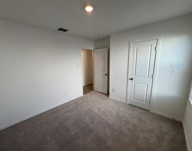 1633 Limpkin Drive - Photo Thumbnail 20