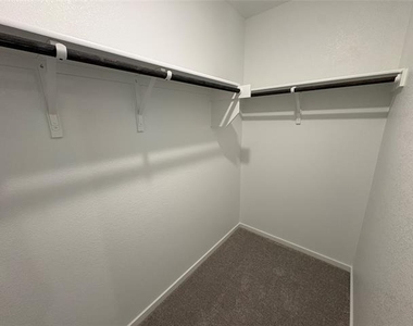 1633 Limpkin Drive - Photo Thumbnail 12