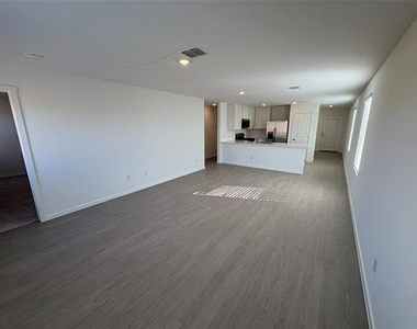 1633 Limpkin Drive - Photo Thumbnail 6