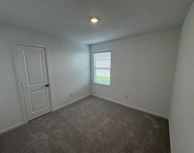 1633 Limpkin Drive - Photo Thumbnail 16