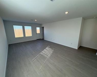 1633 Limpkin Drive - Photo Thumbnail 5