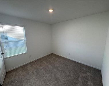 1633 Limpkin Drive - Photo Thumbnail 19