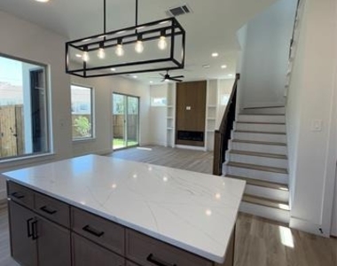 5632 Mesa Circle - Photo Thumbnail 6