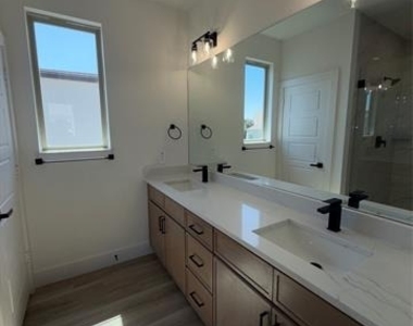 5632 Mesa Circle - Photo Thumbnail 29