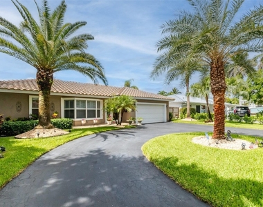 2750 Se 4th Street - Photo Thumbnail 4