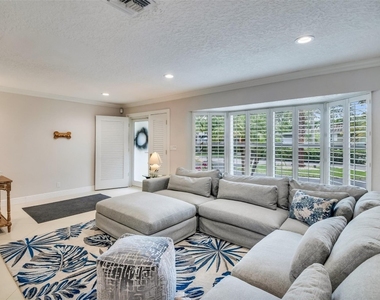 2750 Se 4th Street - Photo Thumbnail 11