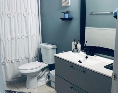815 W Boynton Beach Boulevard - Photo Thumbnail 6