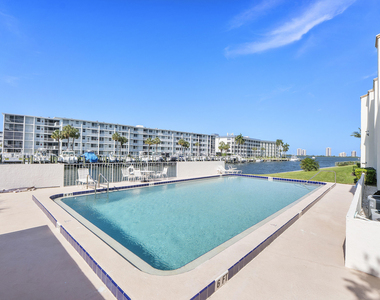 125 Shore Court - Photo Thumbnail 10