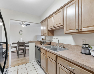 125 Shore Court - Photo Thumbnail 6