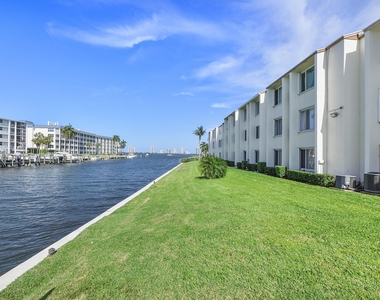 125 Shore Court - Photo Thumbnail 11