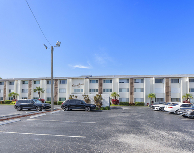 125 Shore Court - Photo Thumbnail 9