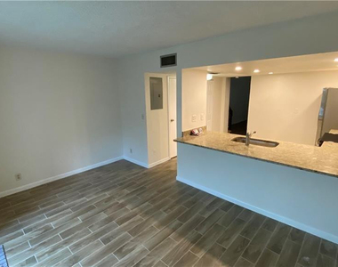5269 Sw 40th Avenue - Photo Thumbnail 1