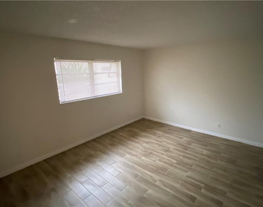 5269 Sw 40th Avenue - Photo Thumbnail 9