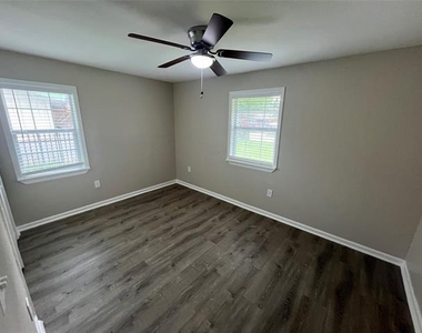6415 Godfrey Avenue - Photo Thumbnail 8