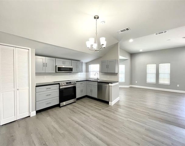 1808 Oneal Street - Photo Thumbnail 7