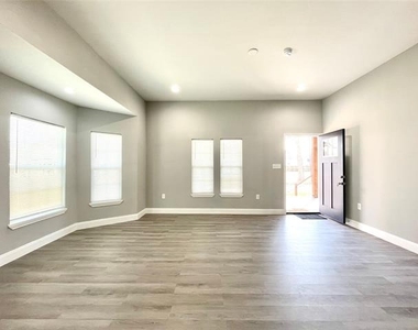 1808 Oneal Street - Photo Thumbnail 4