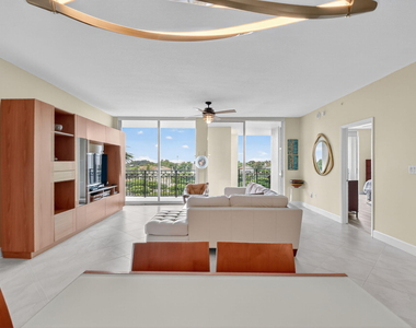 550 Okeechobee Boulevard - Photo Thumbnail 6