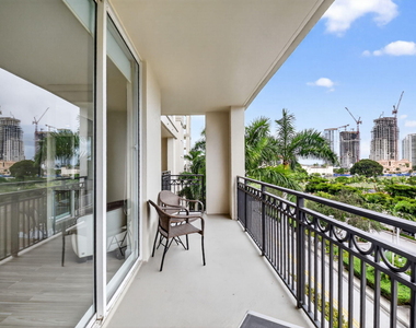 550 Okeechobee Boulevard - Photo Thumbnail 3