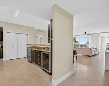 550 Okeechobee Boulevard - Photo Thumbnail 14