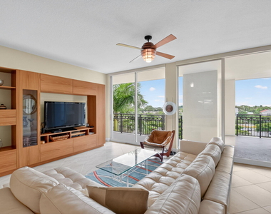 550 Okeechobee Boulevard - Photo Thumbnail 2