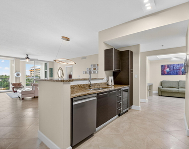 550 Okeechobee Boulevard - Photo Thumbnail 1