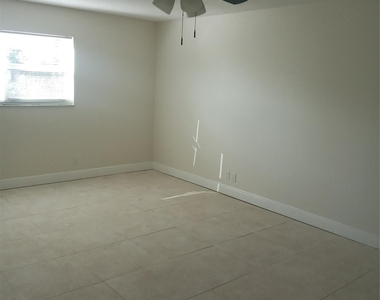 7400 Kimberly Boulevard - Photo Thumbnail 8