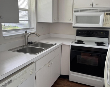 2800 Indian River Boulevard - Photo Thumbnail 26