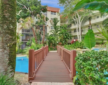 5300 Ne 24th Terrace - Photo Thumbnail 5