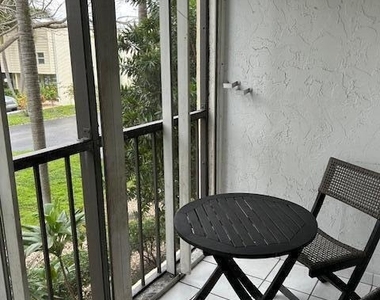 5300 Ne 24th Terrace - Photo Thumbnail 12